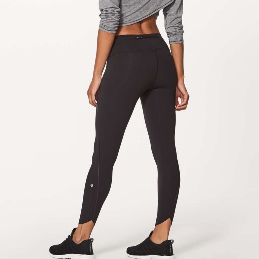 Lululemon Quick Pace 7/8 Tight. Size 4.